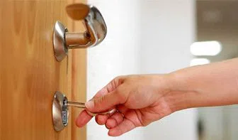 Metro Master Locksmith Sun Valley, CA 818-491-5036 Metro Master Locksmith Sun Valley, CA 818-491-5036 - 13-Re-Key-Locks